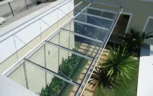 Quais são os sistemas de fixação disponíveis para instalar um toldo?